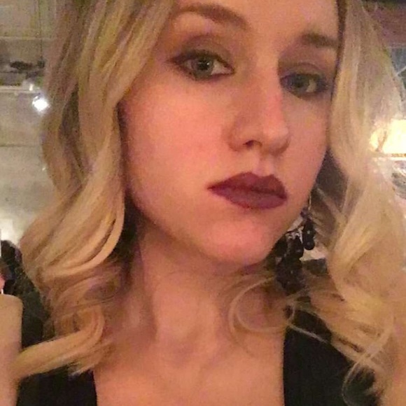 Meet your Posher, Cayleen - Picture 3 of 6